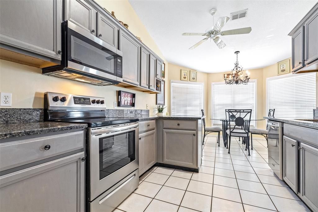 For Sale: $319,900 (3 beds, 2 baths, 1623 Square Feet)