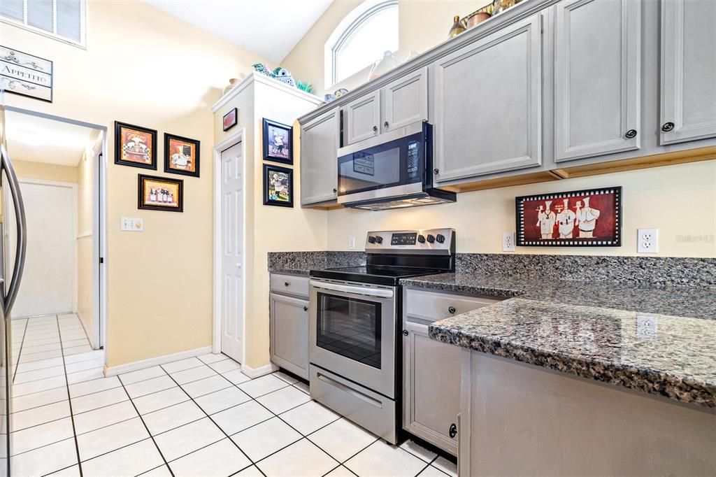 For Sale: $319,900 (3 beds, 2 baths, 1623 Square Feet)