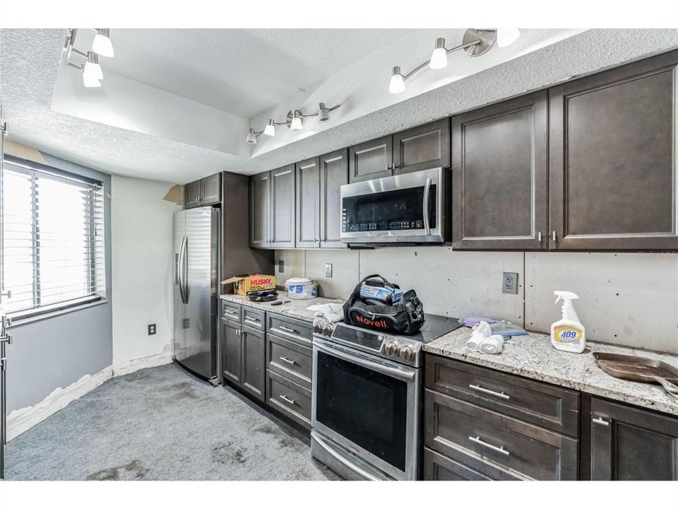 For Sale: $255,000 (2 beds, 2 baths, 1065 Square Feet)
