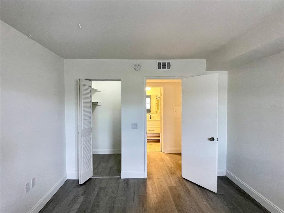 For Rent: $1,300 (1 beds, 1 baths, 596 Square Feet)