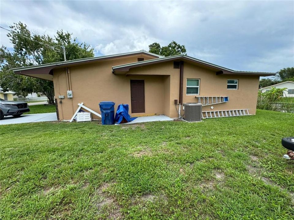 Active With Contract: $245,000 (3 beds, 2 baths, 1432 Square Feet)