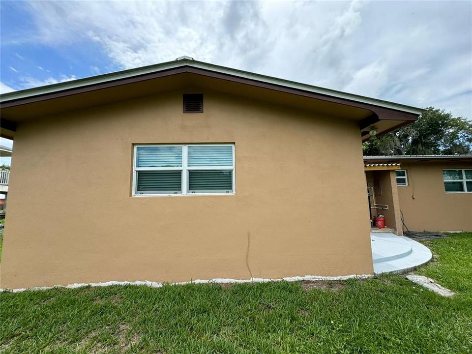 Active With Contract: $245,000 (3 beds, 2 baths, 1432 Square Feet)