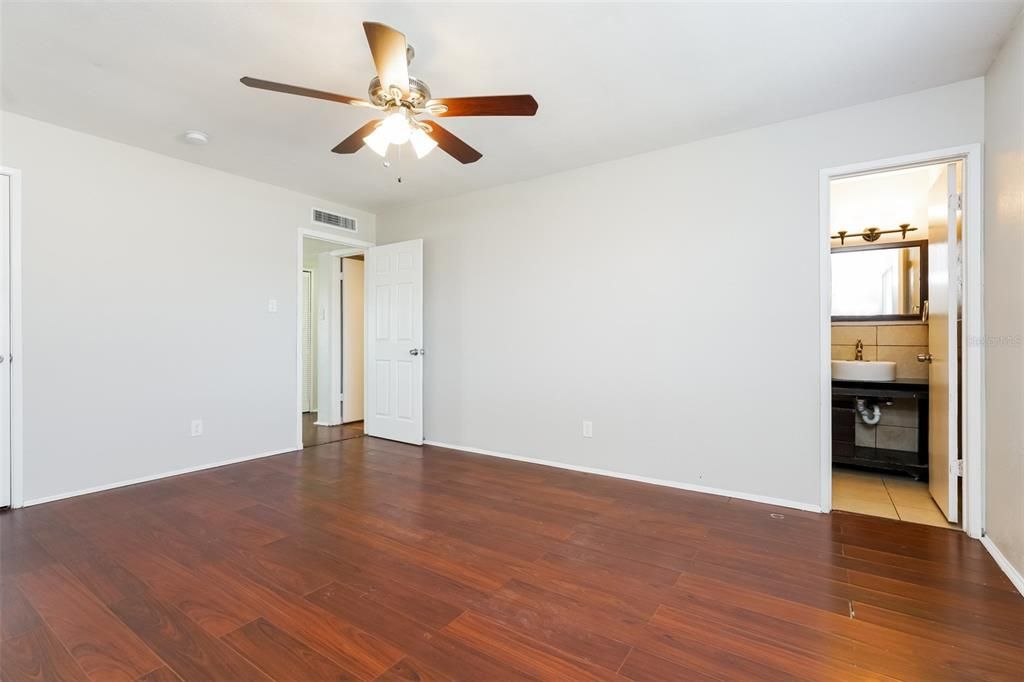 For Sale: $394,000 (3 beds, 2 baths, 2397 Square Feet)