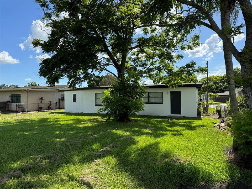 For Sale: $318,000 (4 beds, 2 baths, 1312 Square Feet)