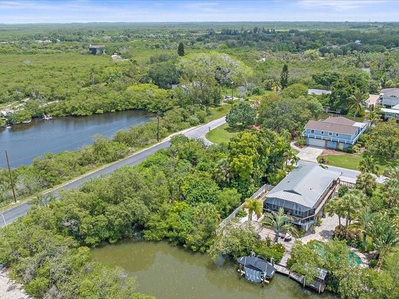 На продажу: $450,000 (0.29 acres)