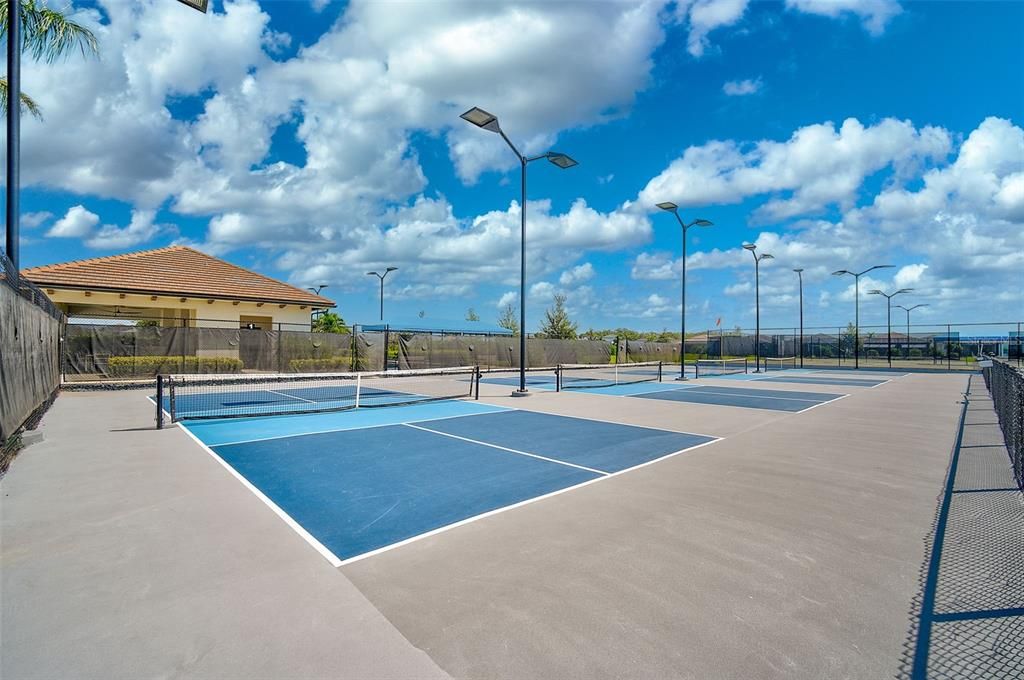 8 Pickleball Courts