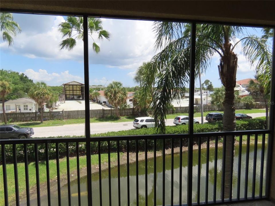 For Sale: $379,900 (3 beds, 2 baths, 2044 Square Feet)