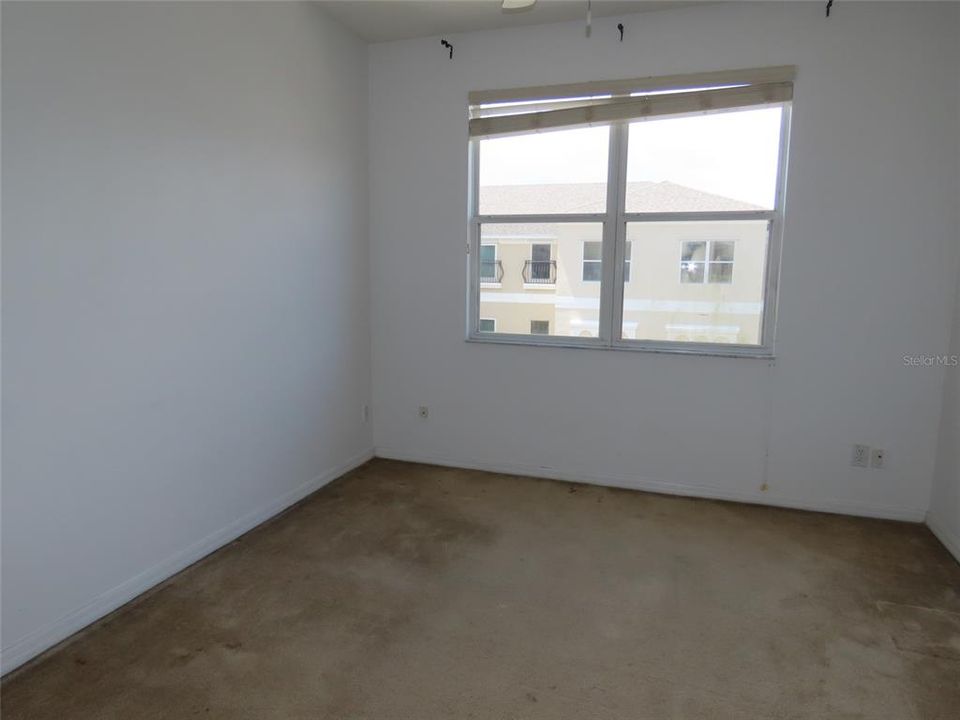 For Sale: $379,900 (3 beds, 2 baths, 2044 Square Feet)