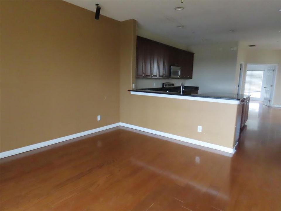 For Sale: $379,900 (3 beds, 2 baths, 2044 Square Feet)