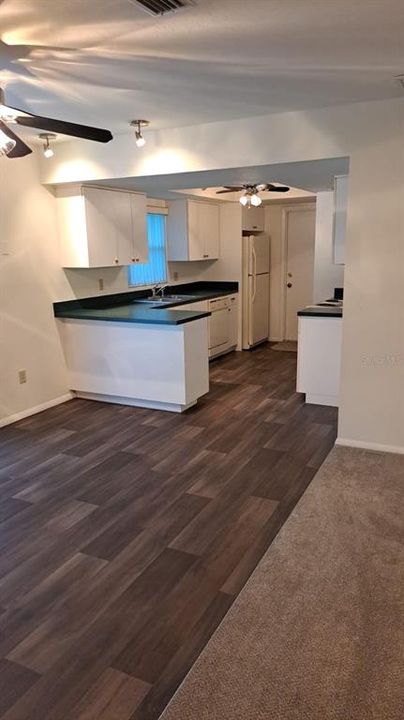 For Rent: $1,800 (2 beds, 2 baths, 1162 Square Feet)