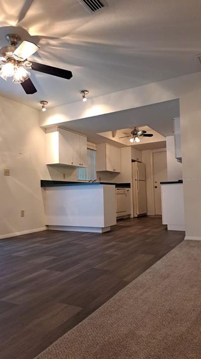 For Rent: $1,800 (2 beds, 2 baths, 1162 Square Feet)