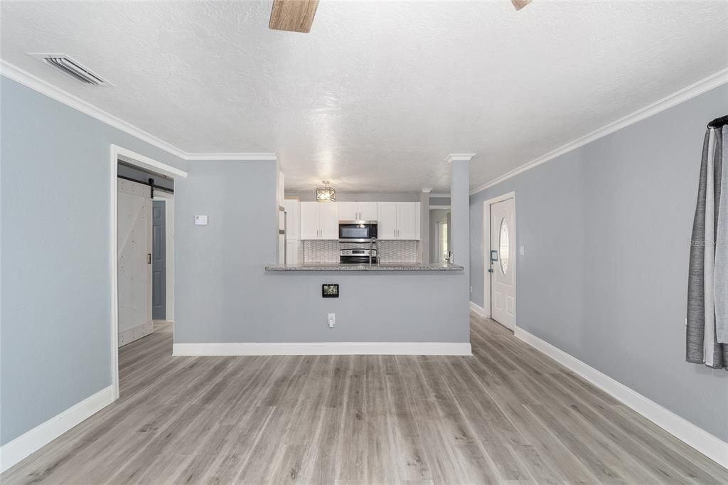 Active With Contract: $383,000 (3 beds, 2 baths, 1120 Square Feet)