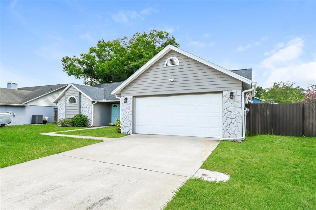 For Sale: $390,000 (3 beds, 2 baths, 1868 Square Feet)