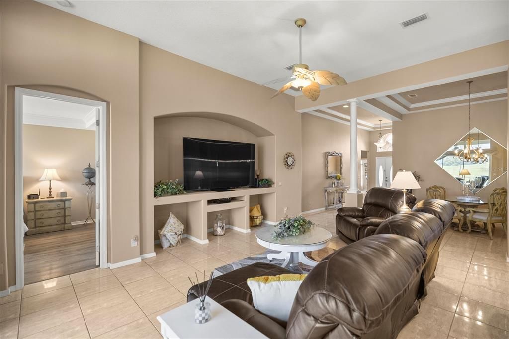 Active With Contract: $379,000 (3 beds, 2 baths, 1901 Square Feet)