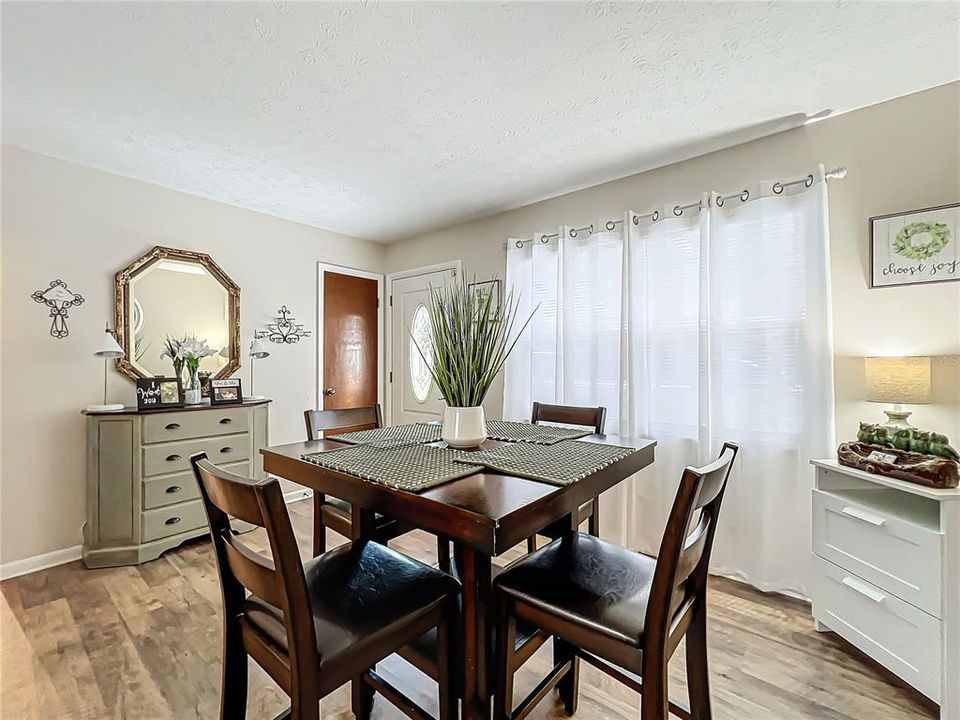 For Sale: $359,900 (3 beds, 2 baths, 1776 Square Feet)