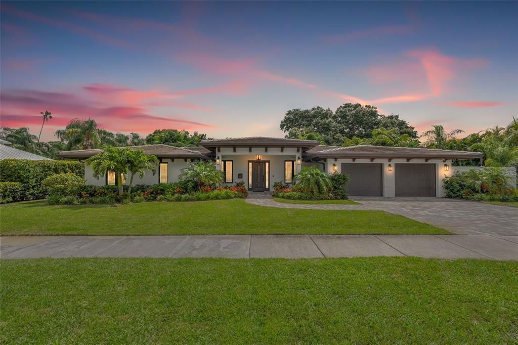 Recently Sold: $1,900,000 (4 beds, 3 baths, 2746 Square Feet)