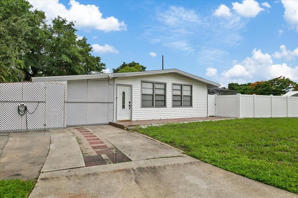 Active With Contract: $440,000 (3 beds, 2 baths, 1395 Square Feet)