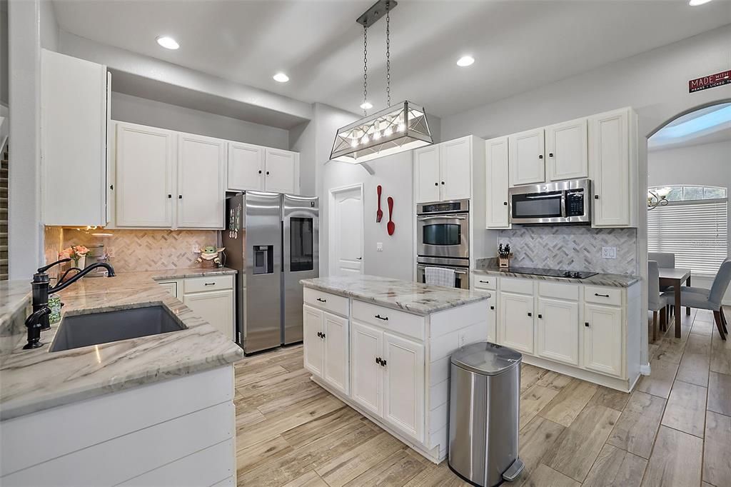 Active With Contract: $924,900 (5 beds, 4 baths, 3934 Square Feet)