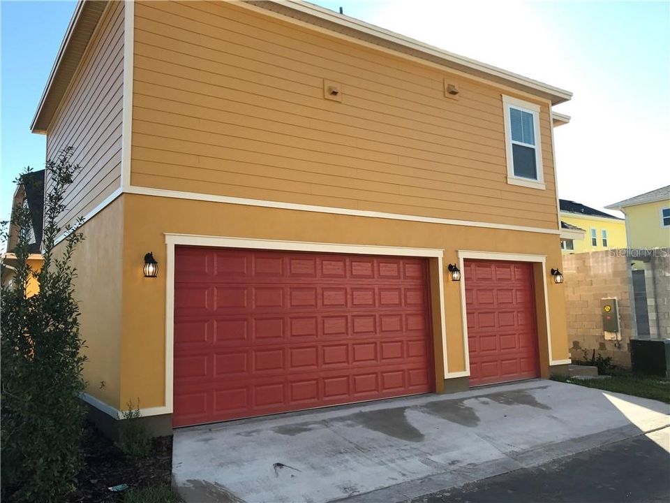 Active With Contract: $2,995 (3 beds, 3 baths, 2418 Square Feet)