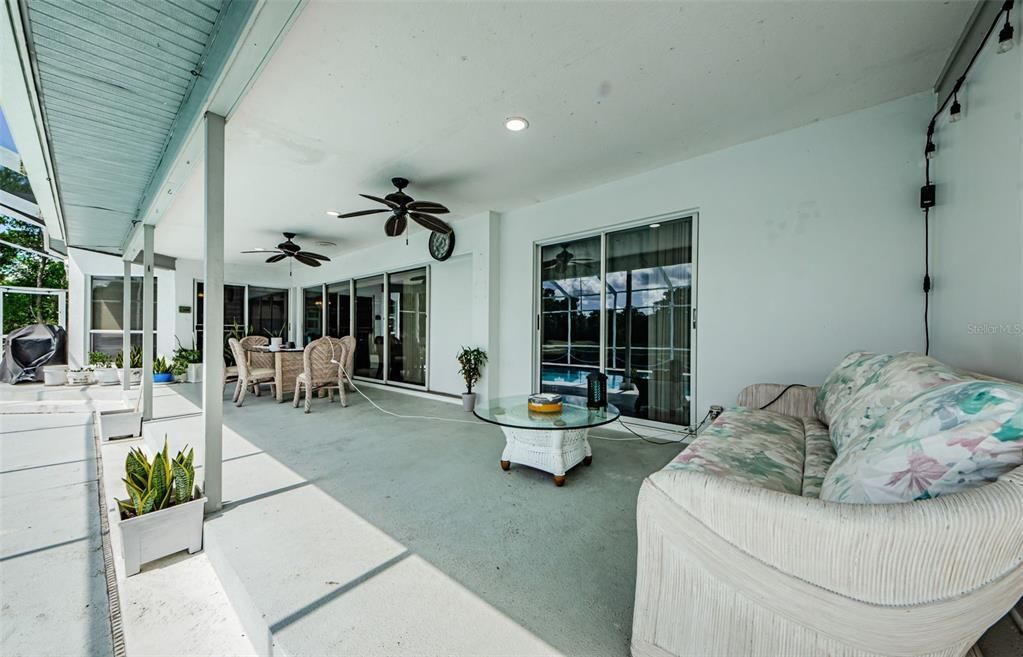 For Sale: $444,900 (3 beds, 2 baths, 2001 Square Feet)