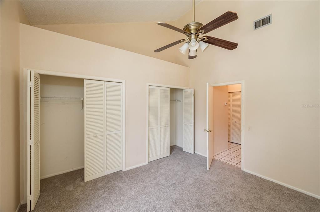 For Sale: $199,500 (2 beds, 2 baths, 1096 Square Feet)