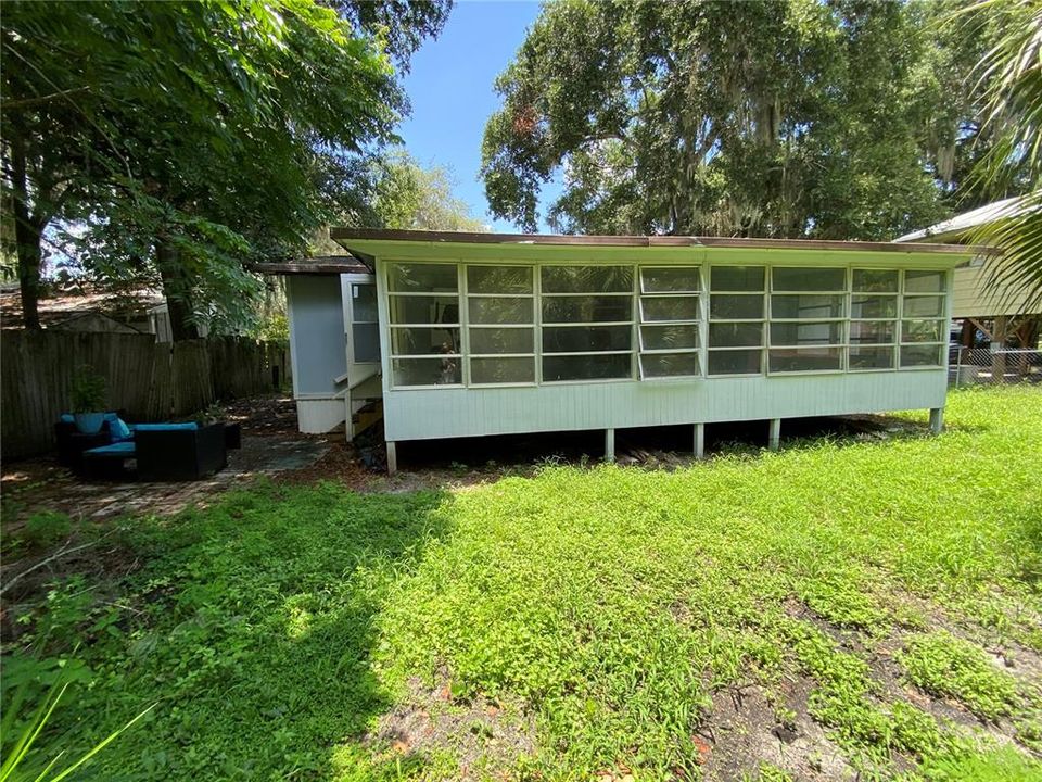 For Sale: $169,000 (3 beds, 2 baths, 960 Square Feet)