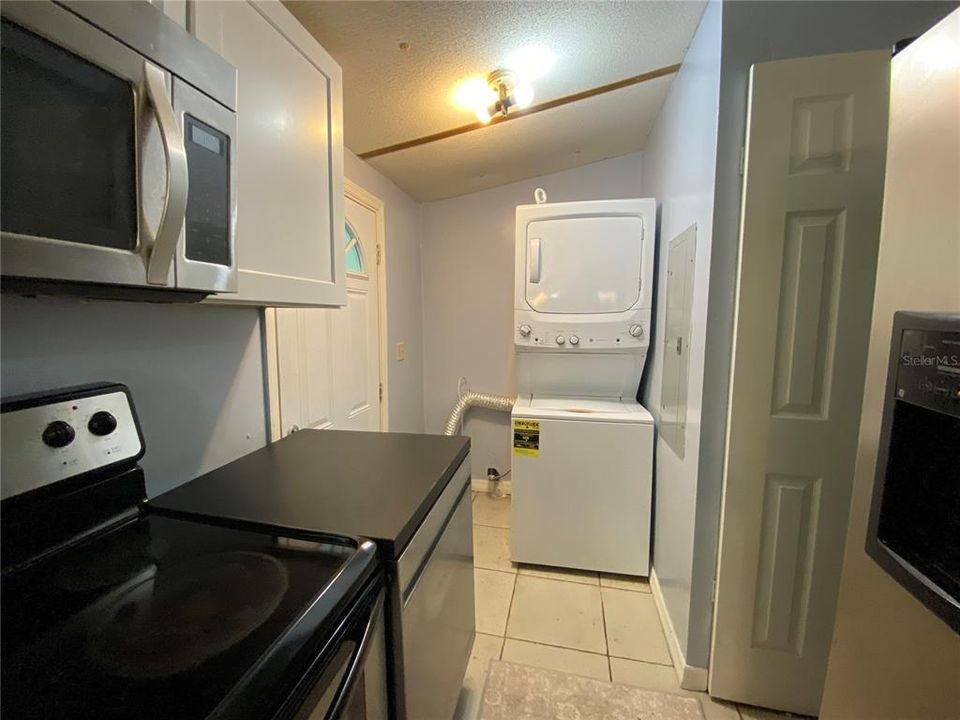 For Sale: $169,000 (3 beds, 2 baths, 960 Square Feet)