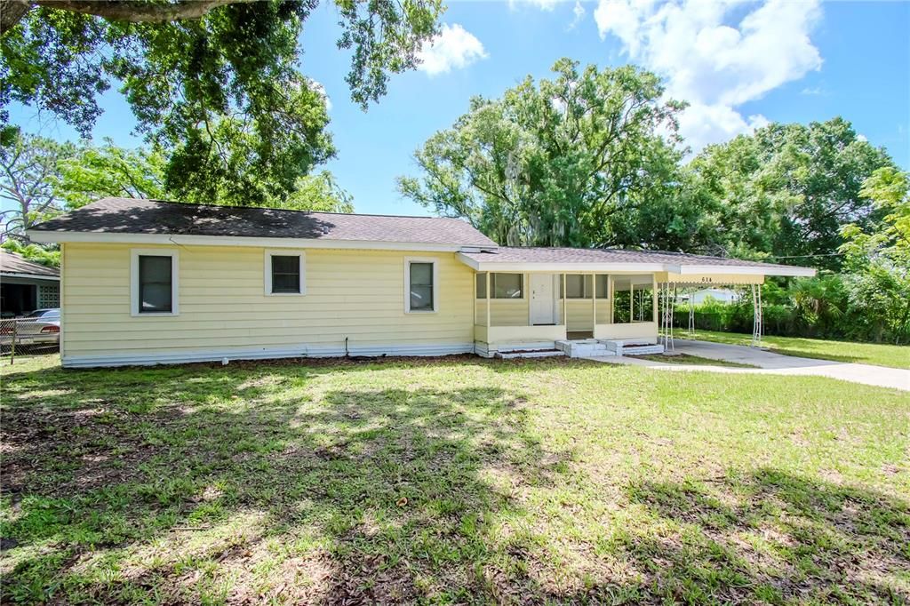 Active With Contract: $200,000 (3 beds, 2 baths, 1194 Square Feet)