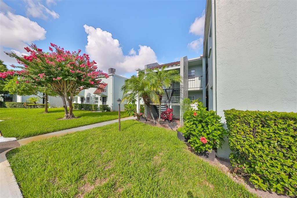 Active With Contract: $138,000 (1 beds, 1 baths, 742 Square Feet)