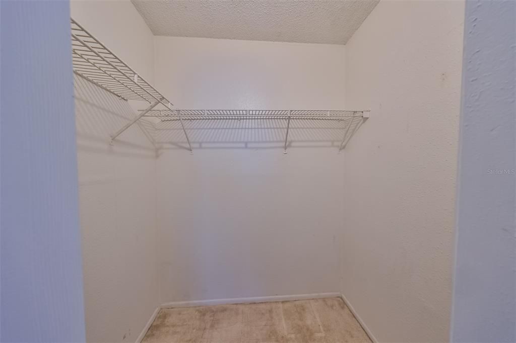 Active With Contract: $138,000 (1 beds, 1 baths, 742 Square Feet)