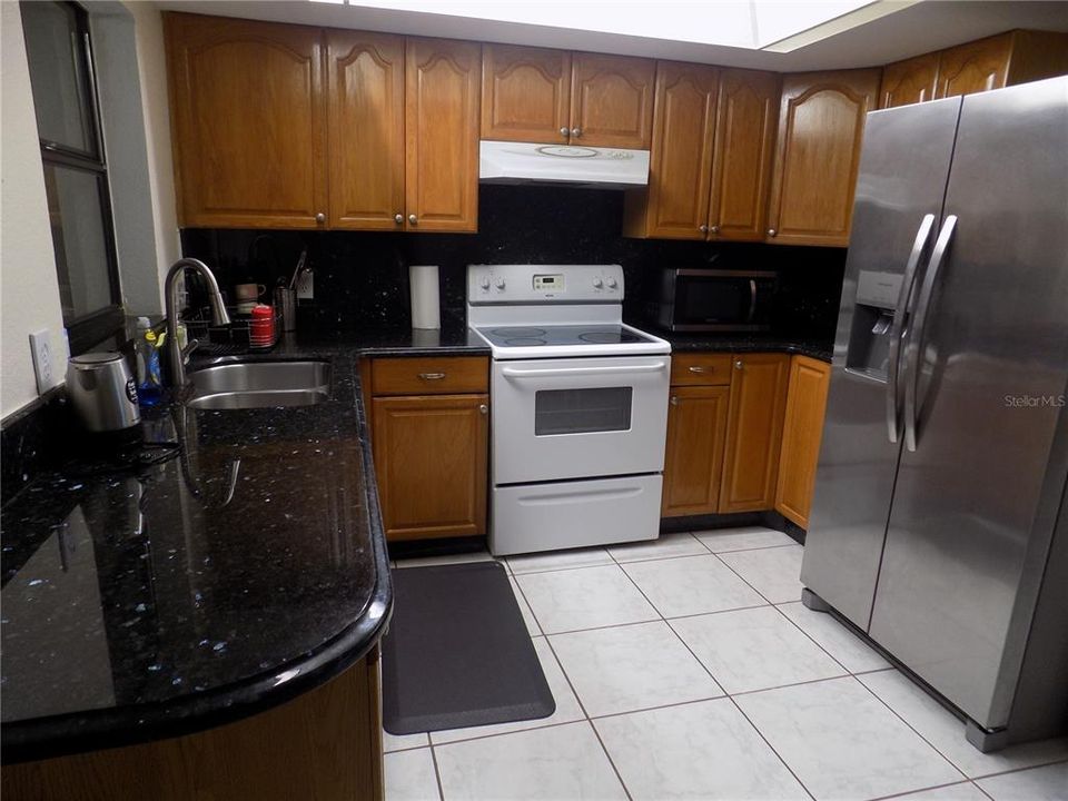 For Rent: $2,100 (3 beds, 2 baths, 1331 Square Feet)