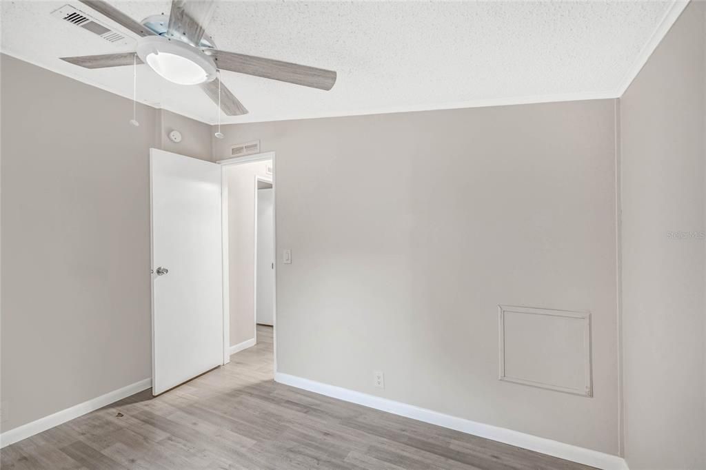 Active With Contract: $219,000 (3 beds, 2 baths, 1152 Square Feet)