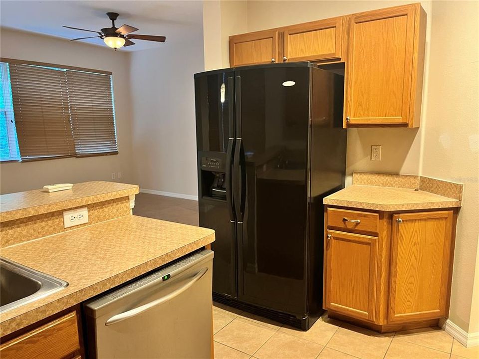 For Rent: $2,050 (3 beds, 2 baths, 1587 Square Feet)