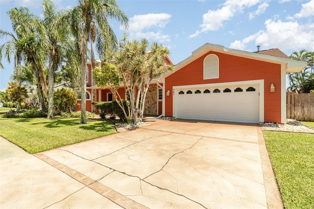 For Sale: $664,990 (4 beds, 2 baths, 2576 Square Feet)