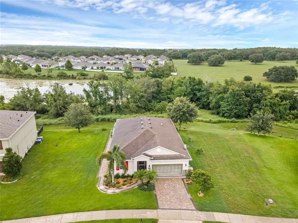 Oversized conservation lot overlooking lake Florence