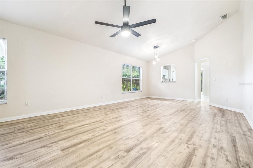 Active With Contract: $329,000 (4 beds, 2 baths, 1488 Square Feet)