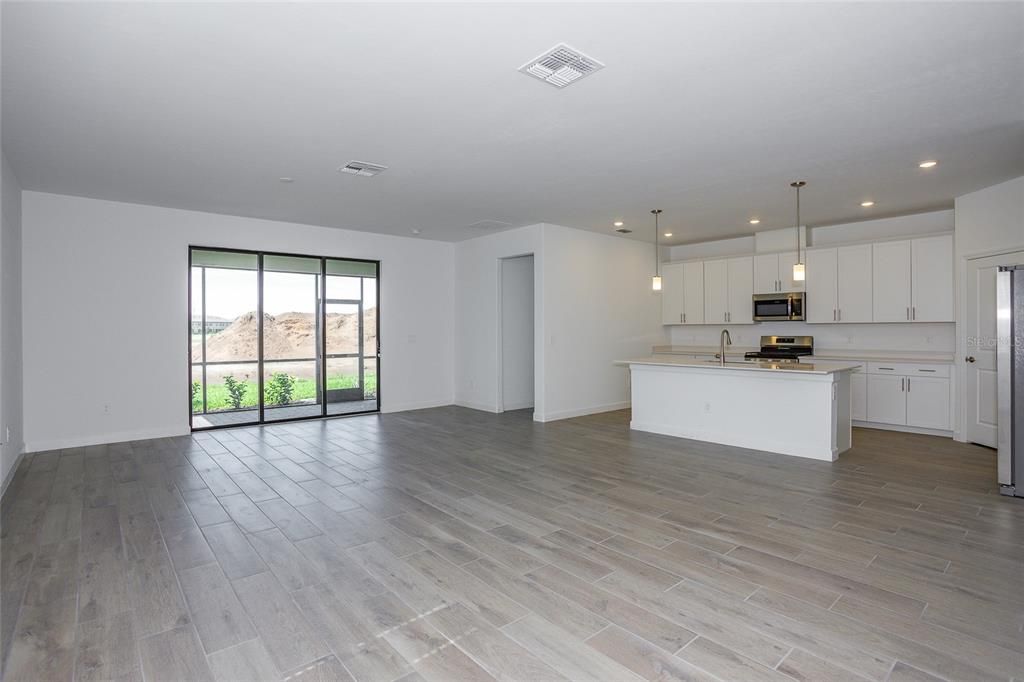 Active With Contract: $3,195 (3 beds, 3 baths, 1849 Square Feet)