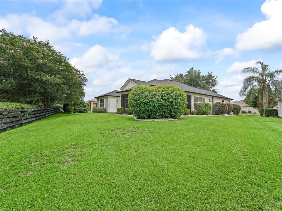 Active With Contract: $364,500 (3 beds, 2 baths, 1640 Square Feet)