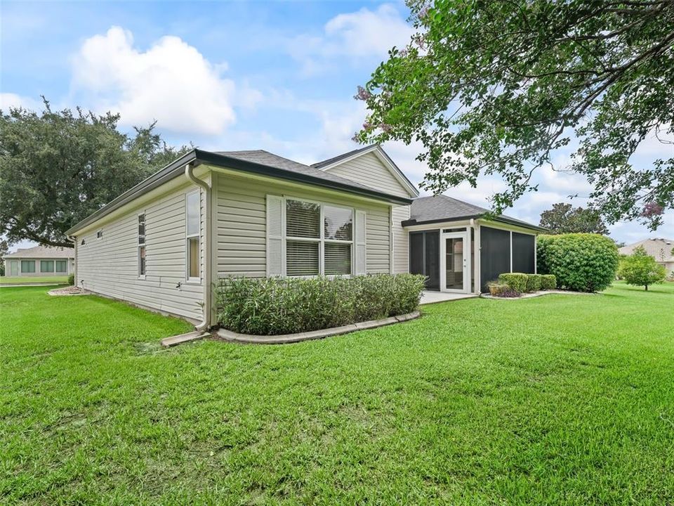 Active With Contract: $364,500 (3 beds, 2 baths, 1640 Square Feet)