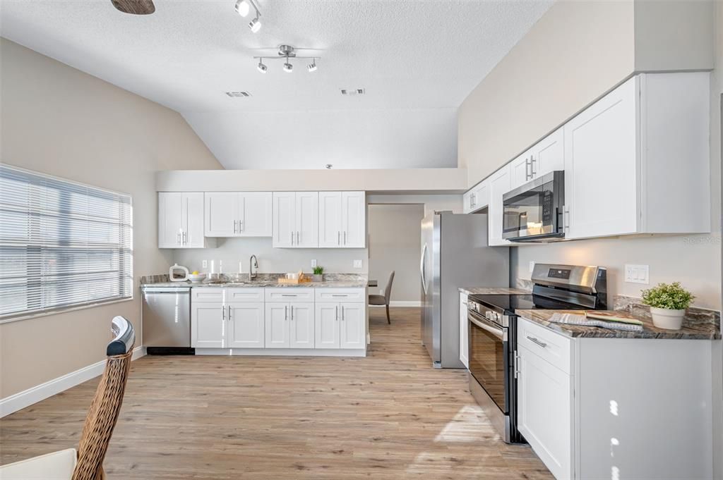 Active With Contract: $282,000 (2 beds, 2 baths, 1750 Square Feet)