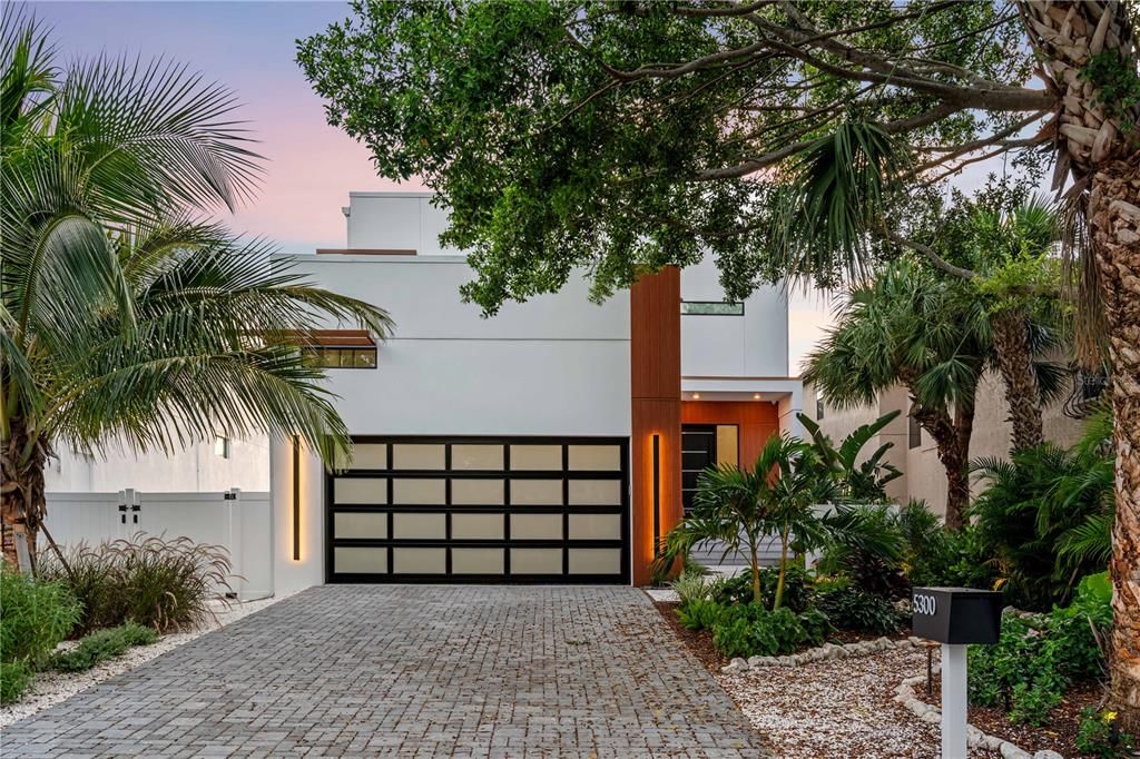 For Sale: $4,400,000 (4 beds, 4 baths, 3234 Square Feet)