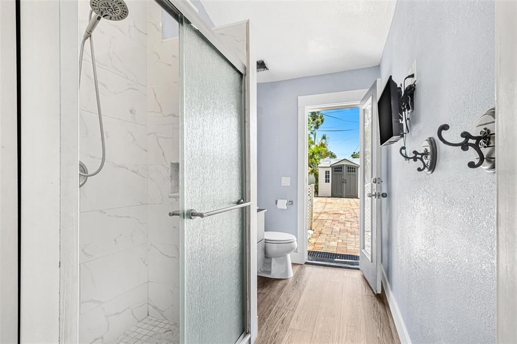 Active With Contract: $3,800 (3 beds, 2 baths, 1584 Square Feet)