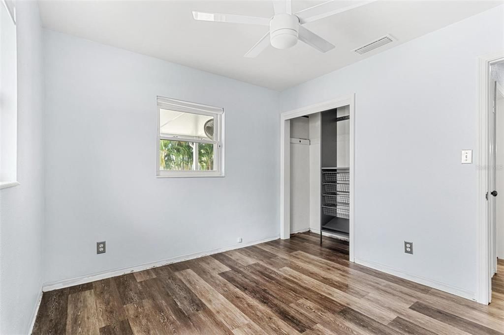 Active With Contract: $3,800 (3 beds, 2 baths, 1584 Square Feet)