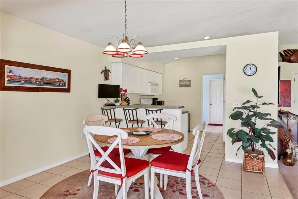 For Sale: $424,900 (3 beds, 2 baths, 1648 Square Feet)