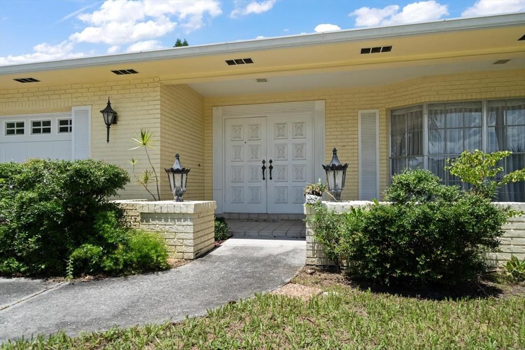 Active With Contract: $799,000 (3 beds, 2 baths, 1879 Square Feet)