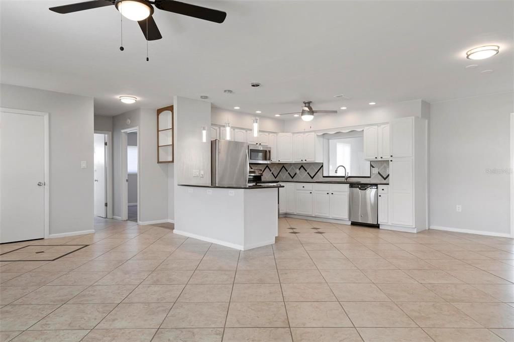 Active With Contract: $469,900 (3 beds, 2 baths, 1709 Square Feet)