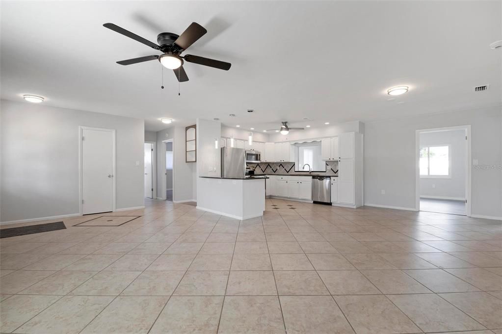 Active With Contract: $469,900 (3 beds, 2 baths, 1709 Square Feet)