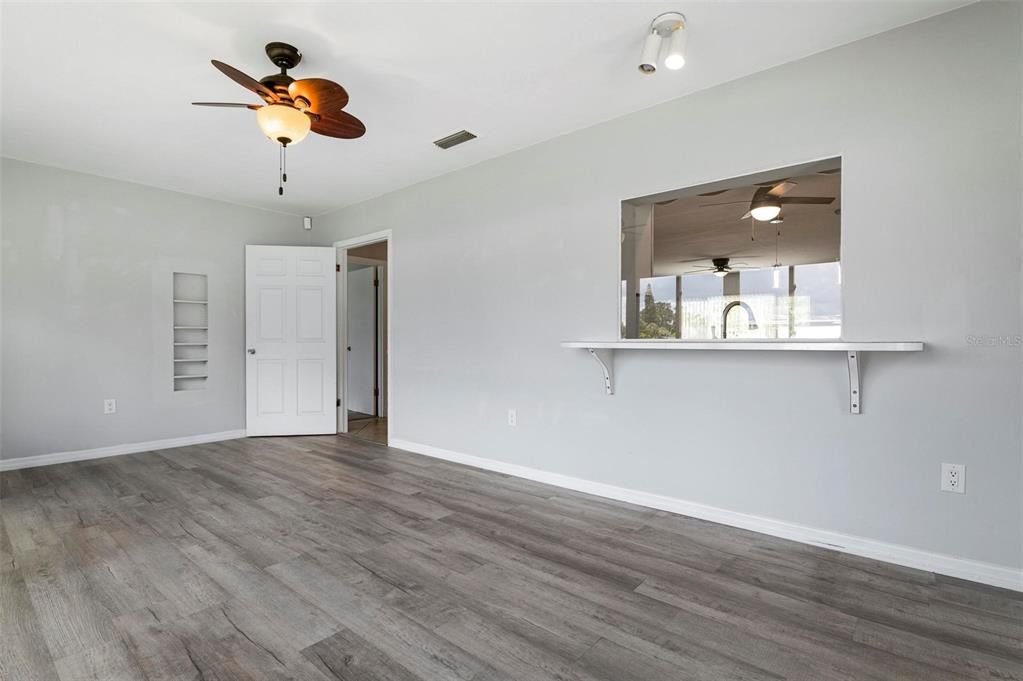 Active With Contract: $469,900 (3 beds, 2 baths, 1709 Square Feet)