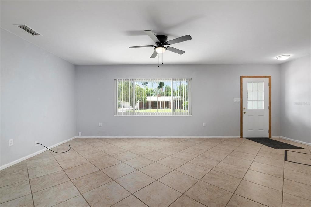 Active With Contract: $469,900 (3 beds, 2 baths, 1709 Square Feet)