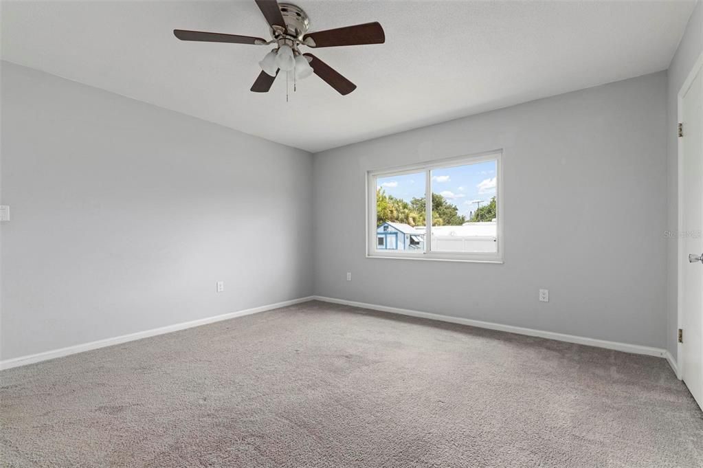 Active With Contract: $469,900 (3 beds, 2 baths, 1709 Square Feet)